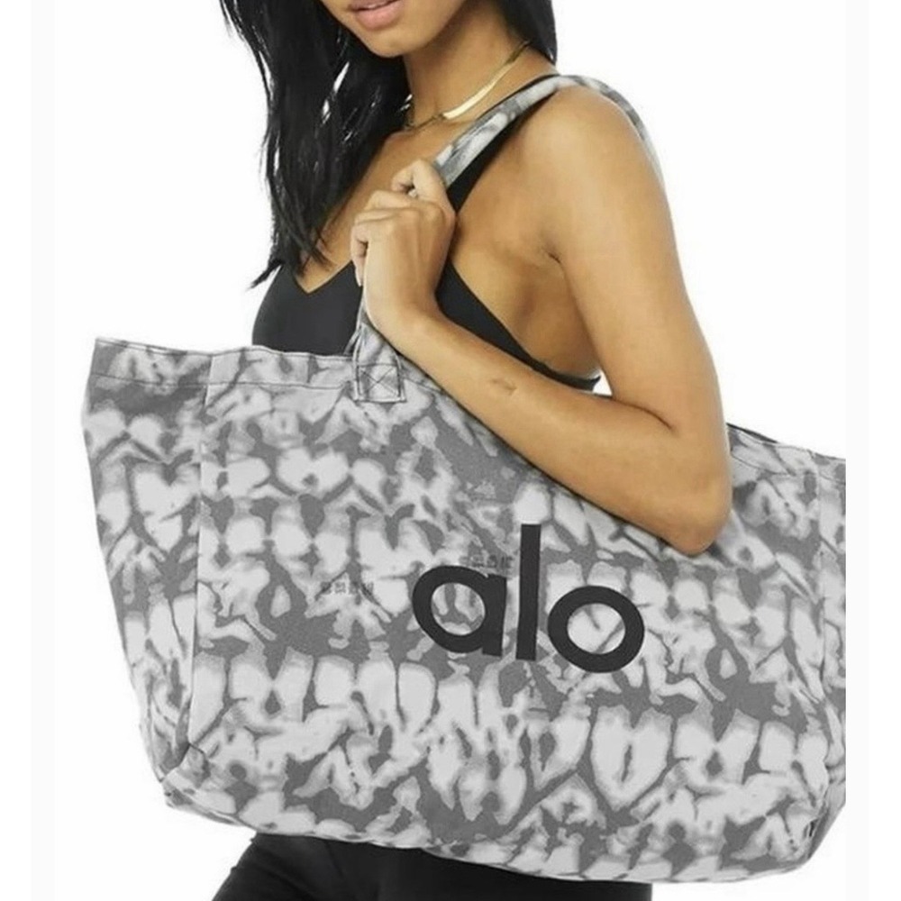 New ALO Yoga Gray Tie-Dye Canvas Cotton Large Tote Bag For Travel & Gym Carry-On